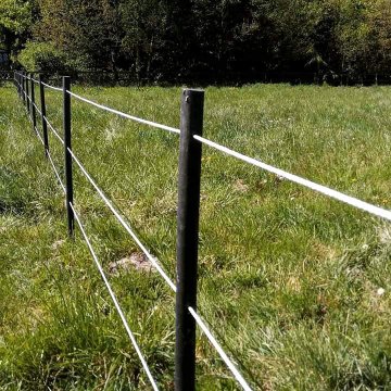 Słupki ogrodzeniowe do pastucha z tworzywa sztucznego